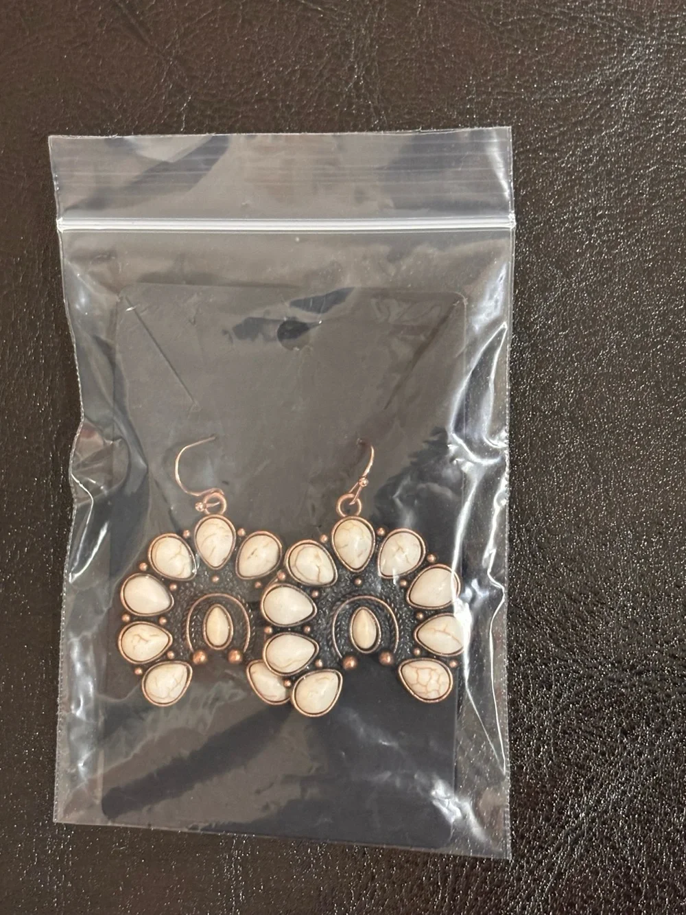 Boho Western Chic Cream Natural Stone Floral Fan Drop Earrings. NWT